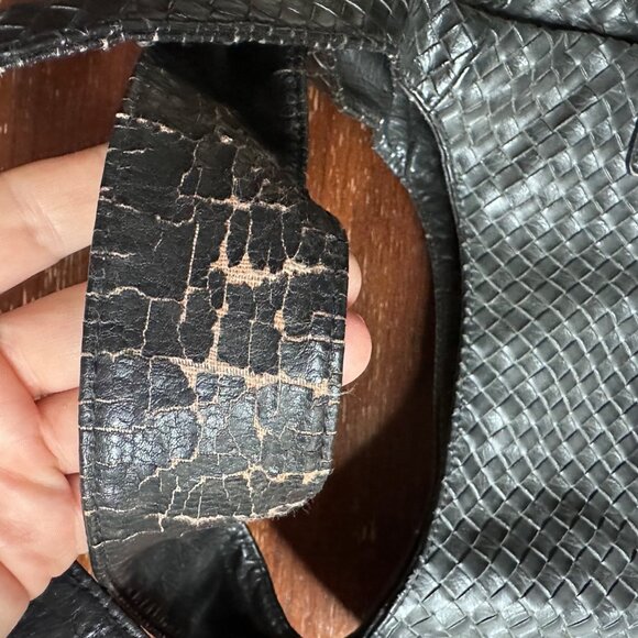 Vintage Guess Black Woven Faux Leather Hobo Shoulder Bag With Metal Logo Plate - Picture 6 of 14